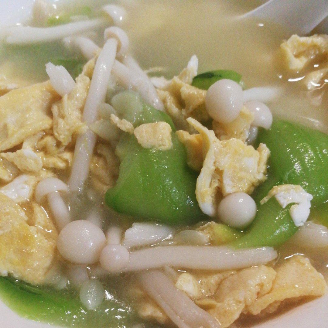 丝瓜鸡蛋烩白玉菇
