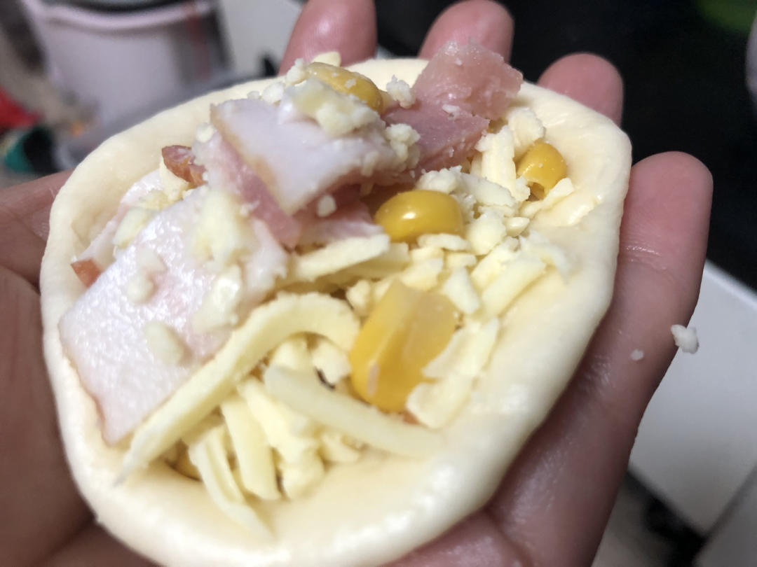 (超好吃的咸口面包）爆浆培根芝士面包