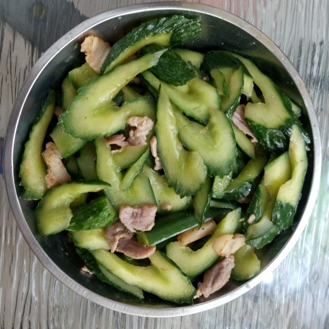青瓜炒肉片