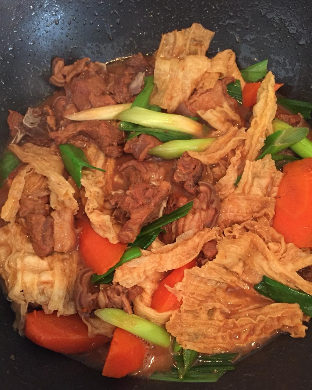 暖身广式羊肉煲