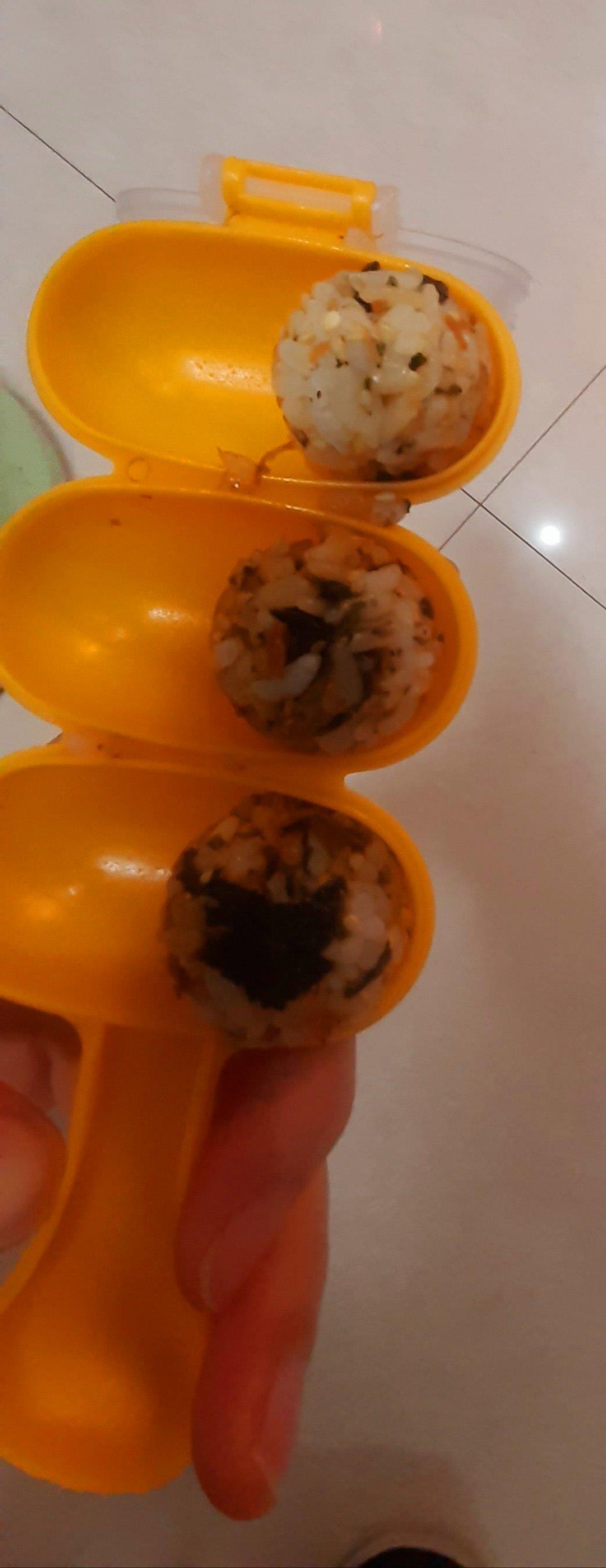 肉松拌饭海苔饭团
