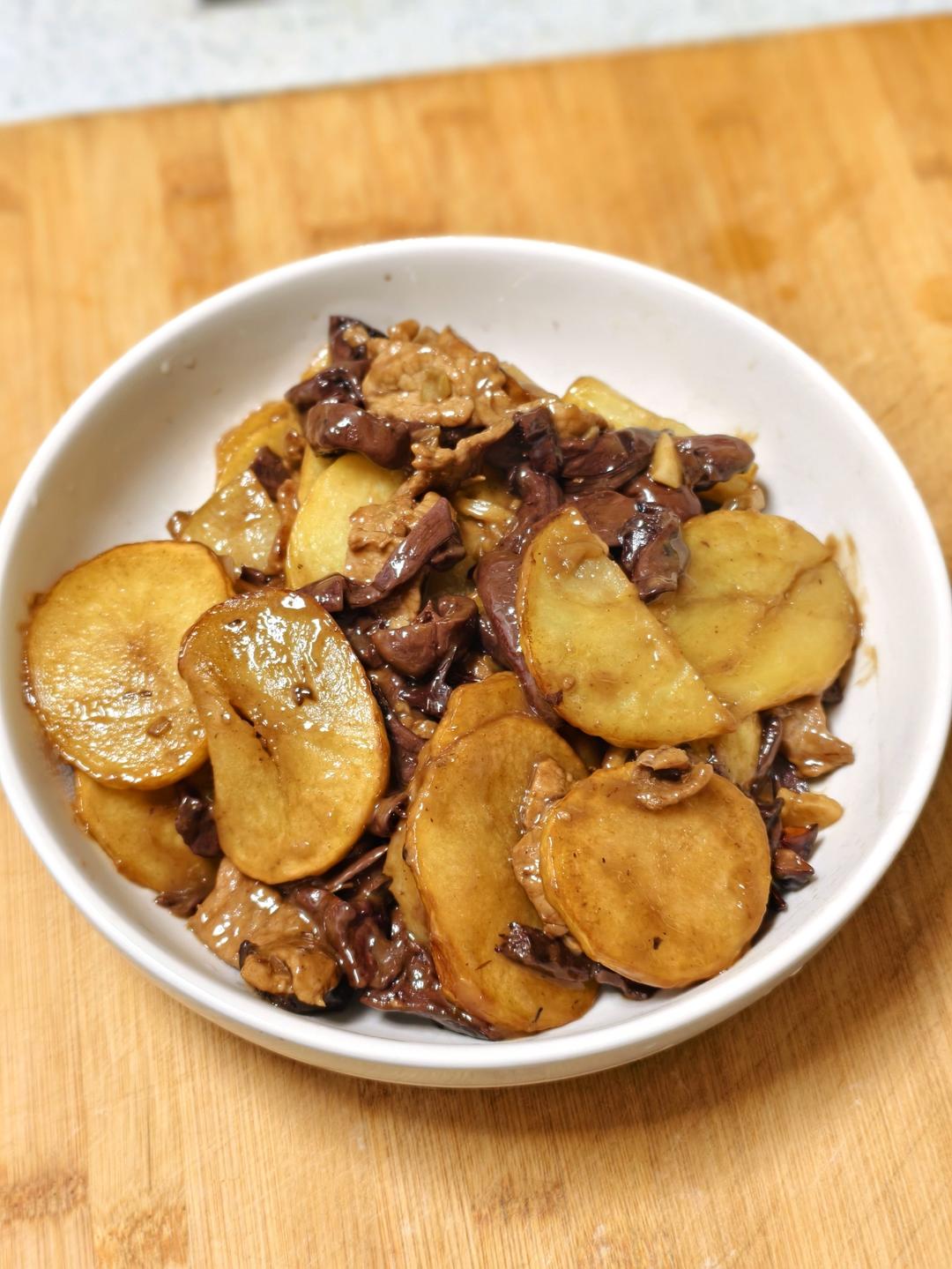 东北传统菜红蘑土豆片