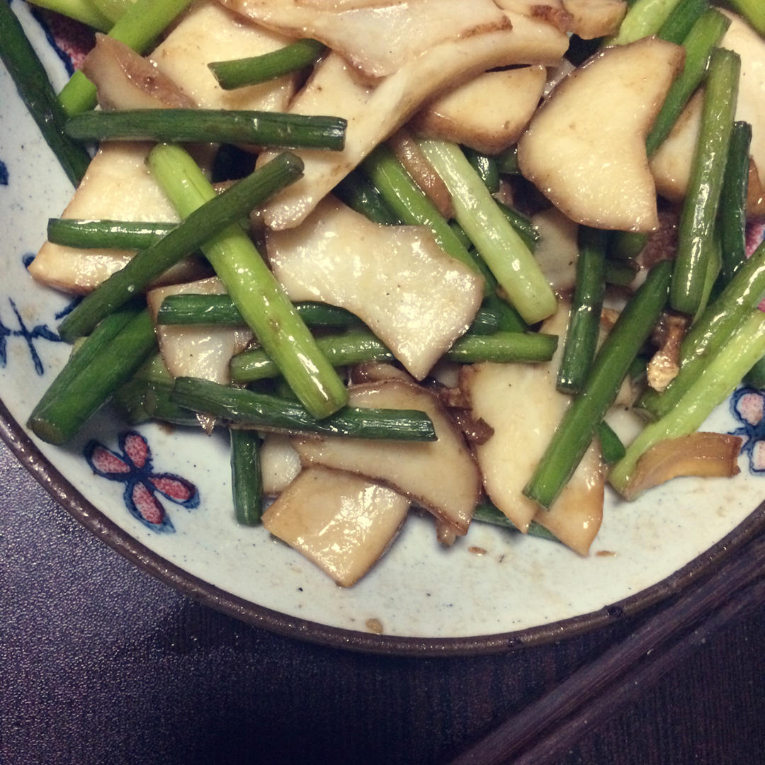 蒜苔炒小鲍鱼