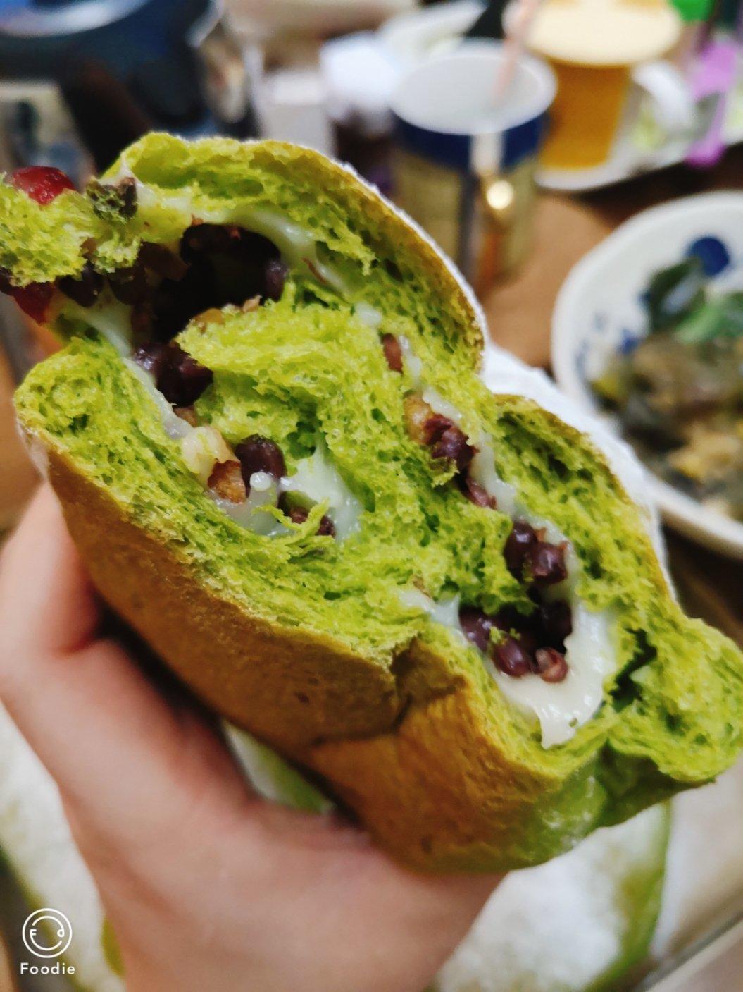 比原麦山丘还好吃的【抹茶麻薯古早味面包】肉松红豆沙