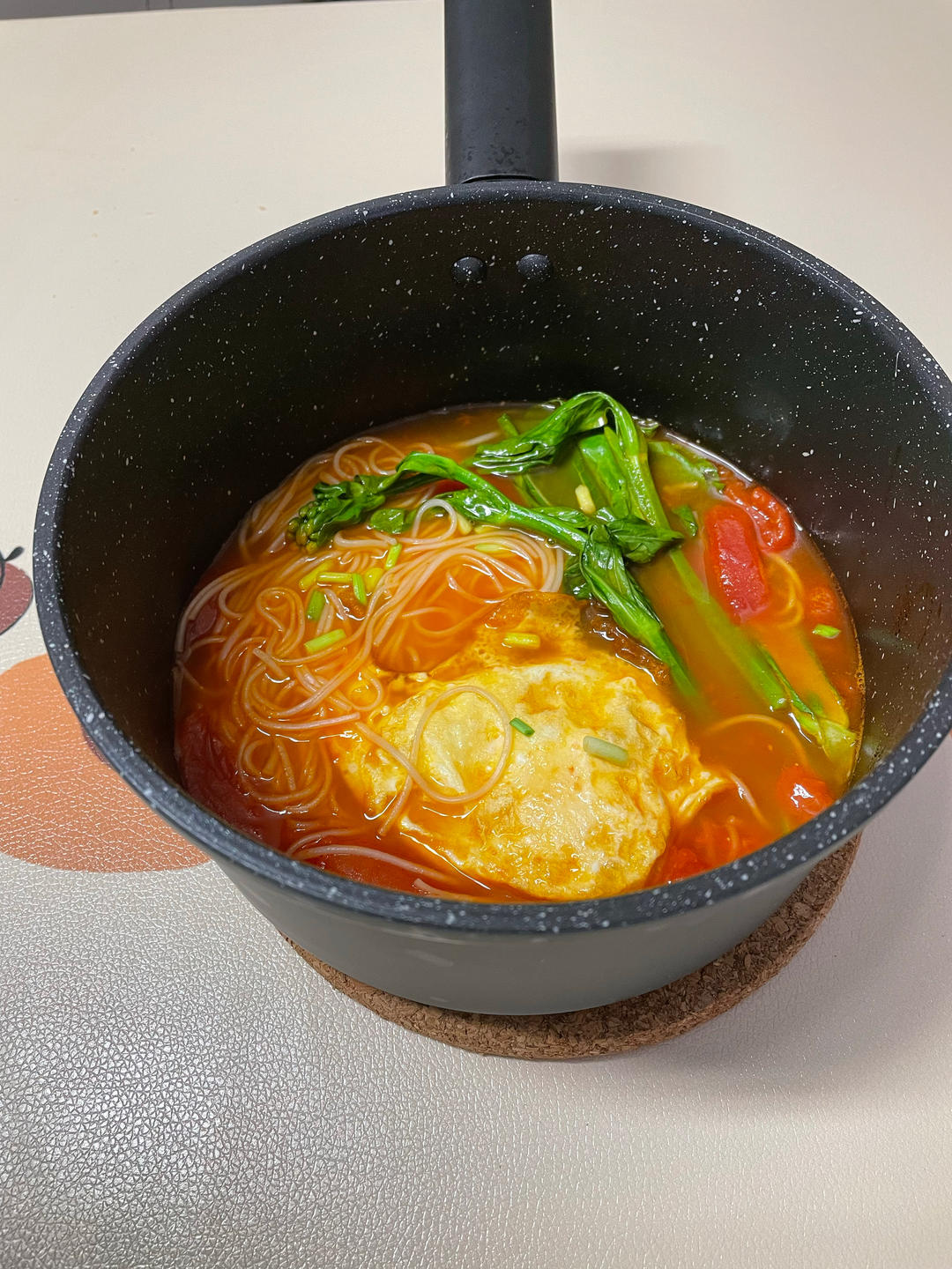恨不得抱着锅舔的番茄鸡蛋面