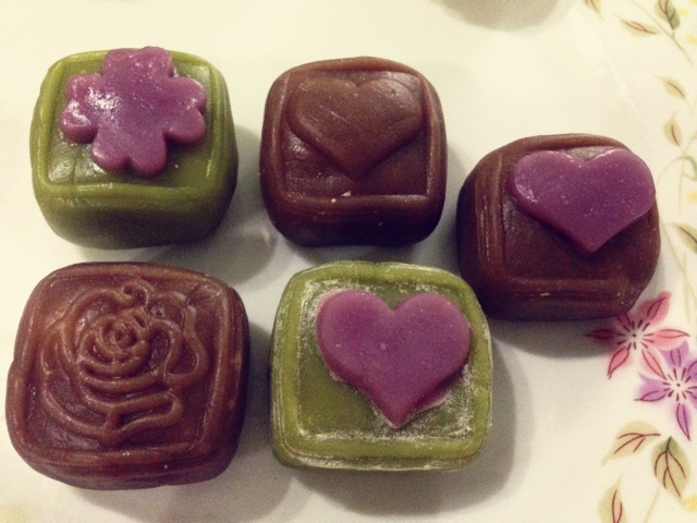椰香芝士奶黄冰皮月饼