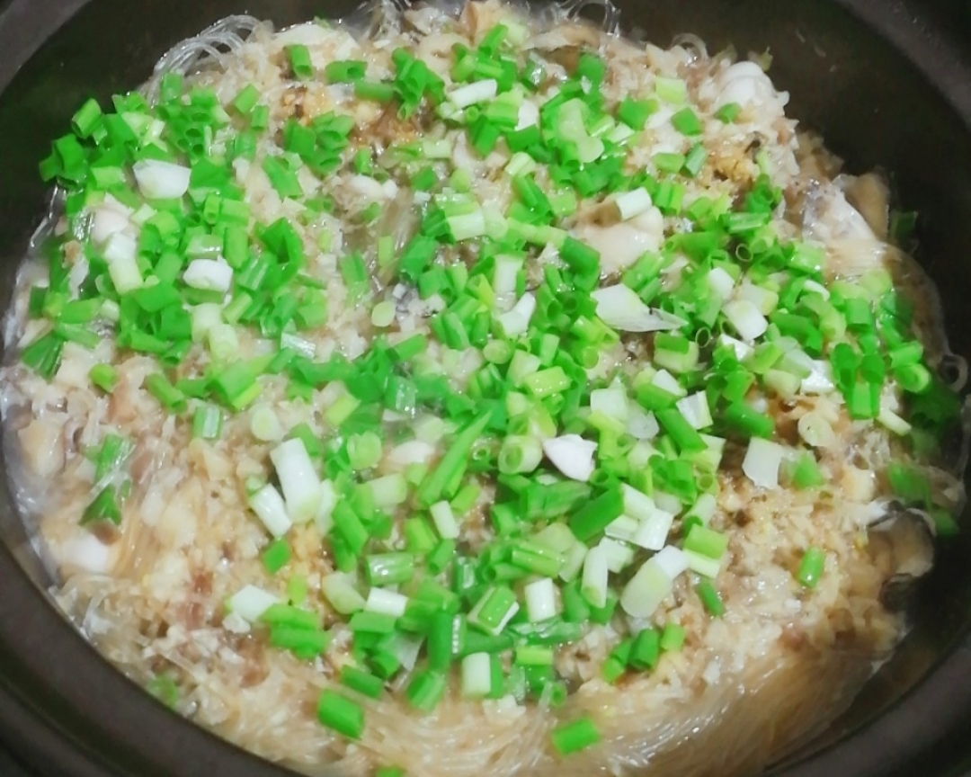 快手菜-超美味的蒜蓉生蚝粉丝煲的做法
