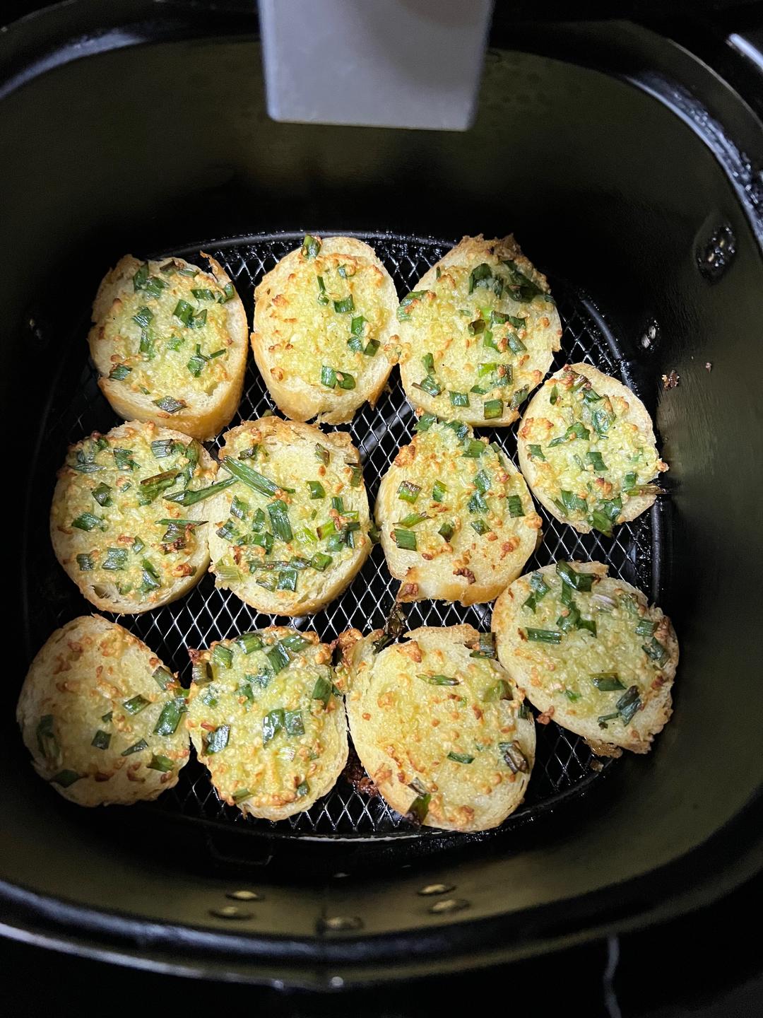 #快手# 空气炸锅 蒜香面包片