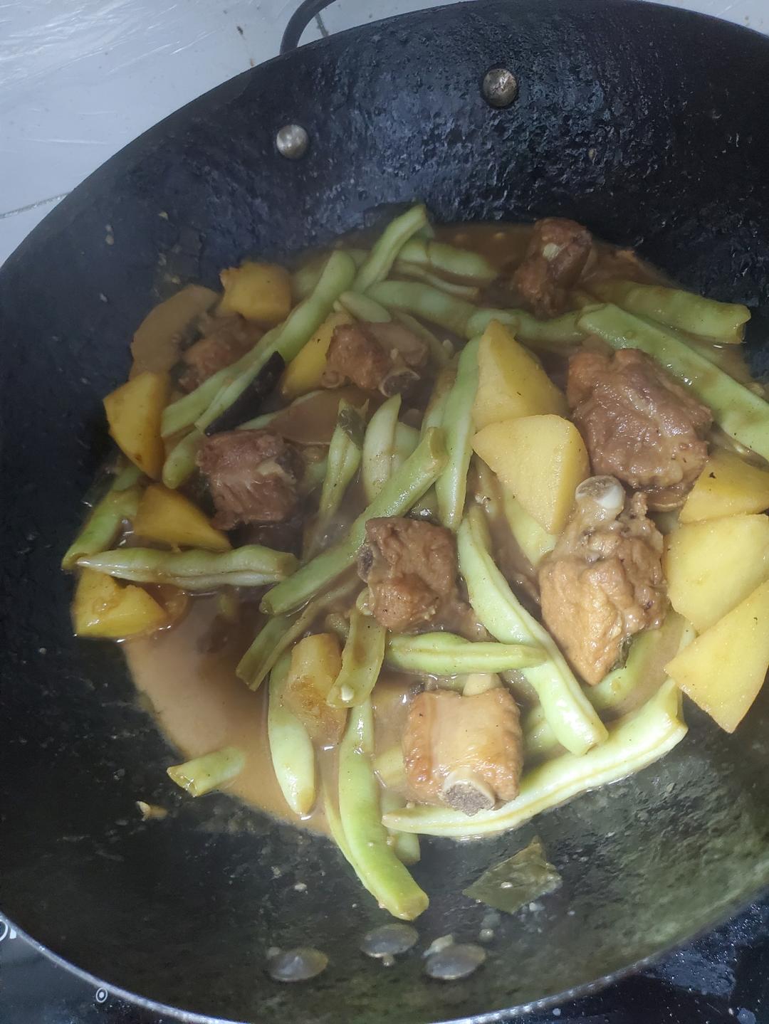 硬菜代表--排骨炖豆角土豆（豆角焖面胚子）