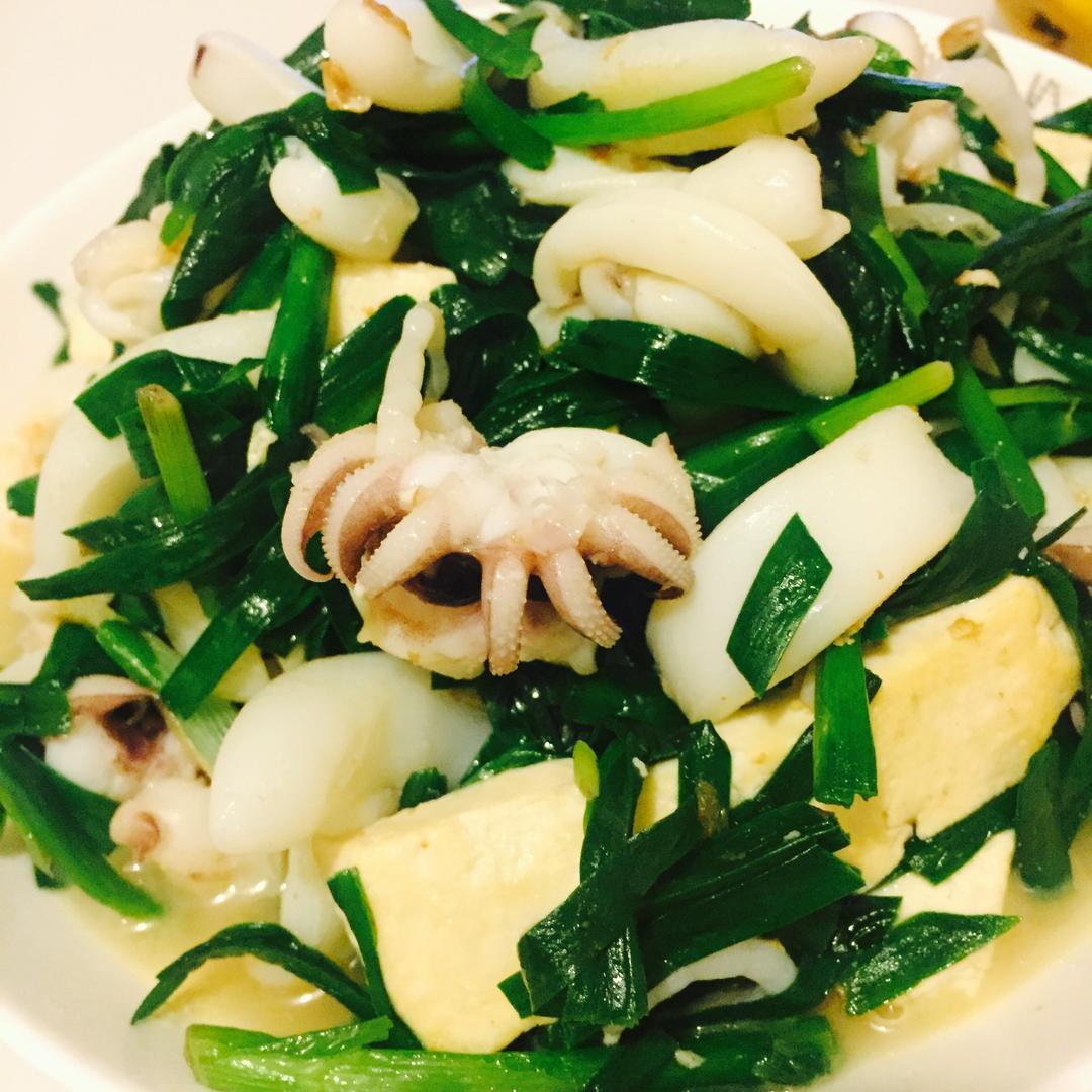 韭菜墨鱼炒豆腐的做法