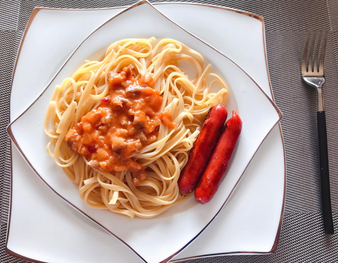 番茄肉酱意大利面