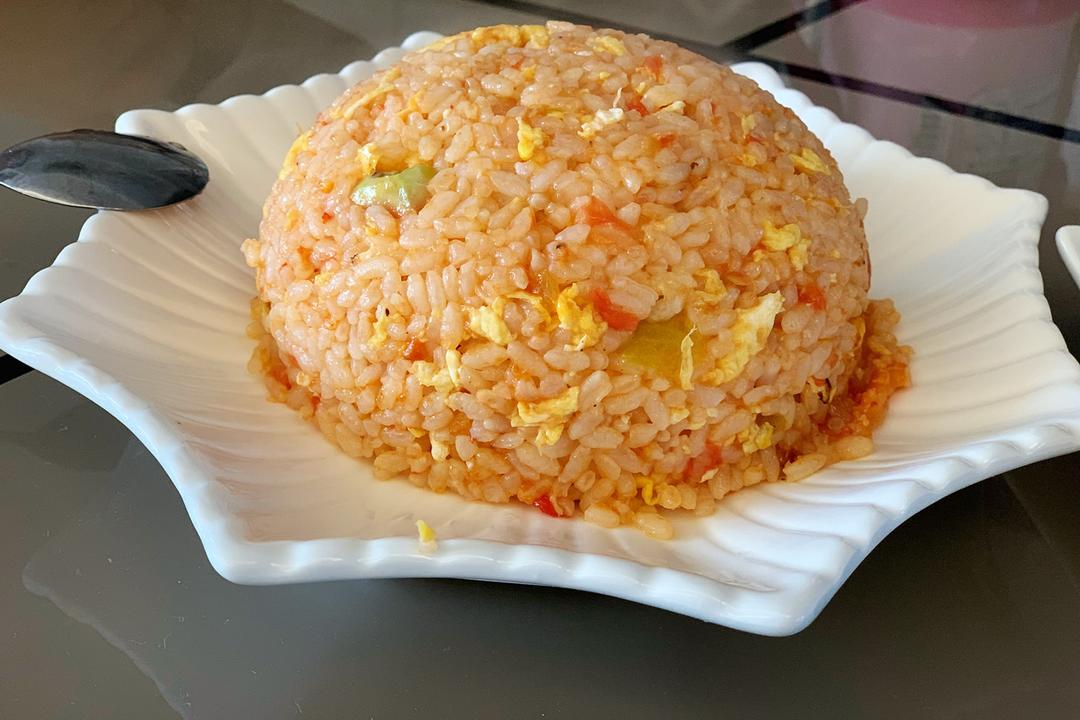 番茄鸡蛋炒饭的做法
