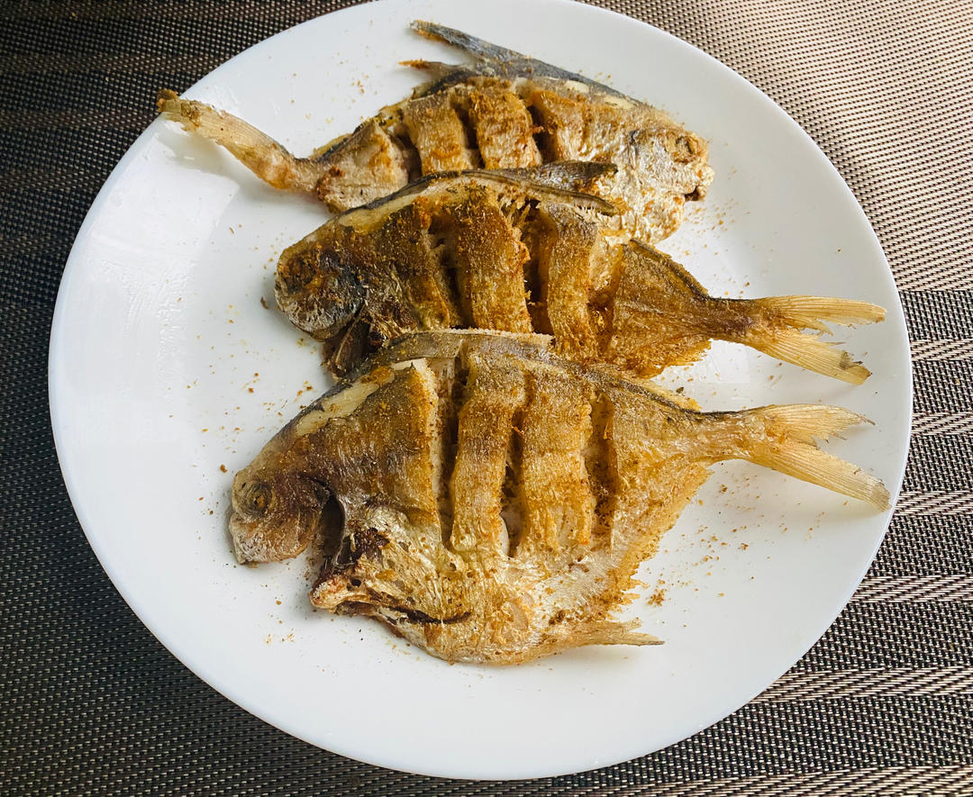 香煎鲳鱼