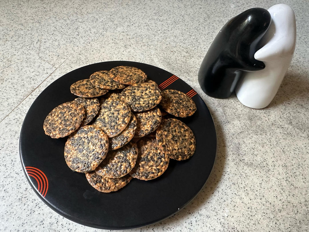 黑白芝麻脆的做法 步骤7