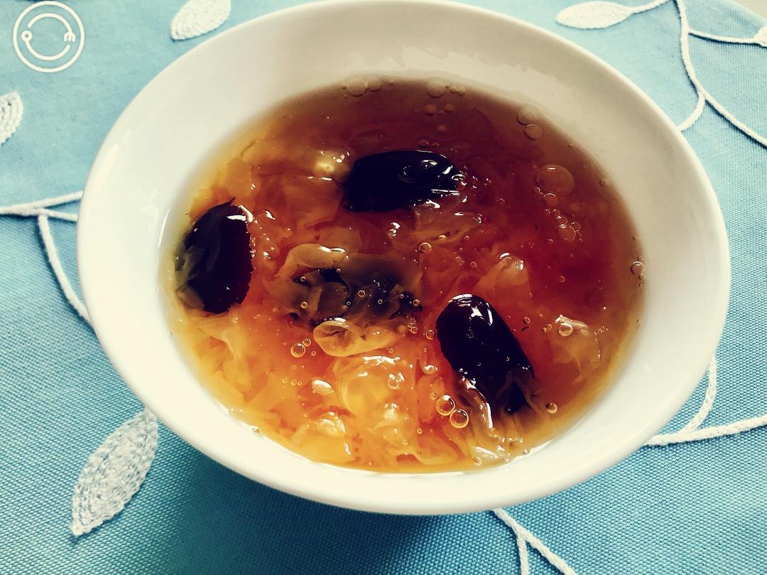 皂角米红枣银耳羹