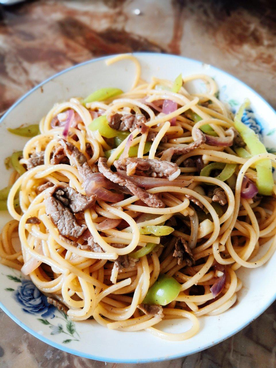 黑胡椒牛柳意大利面