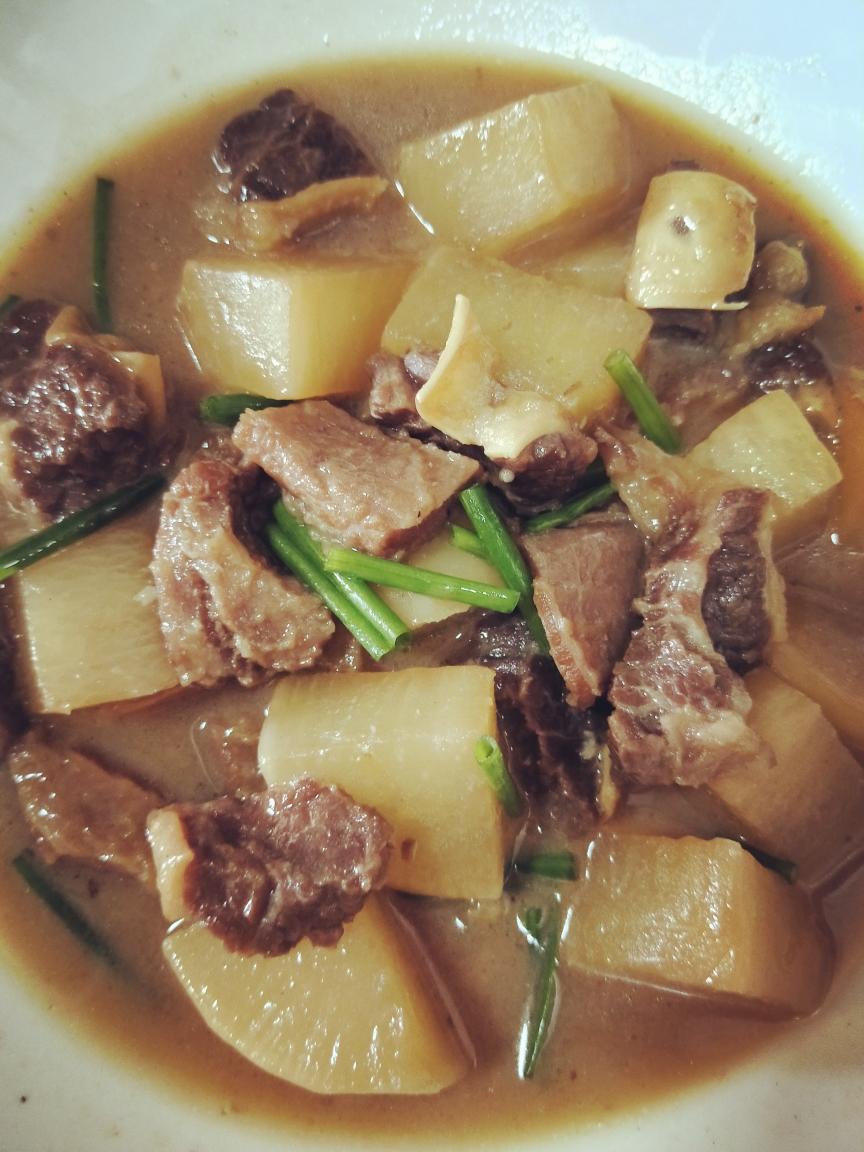 牛腩炖白萝卜