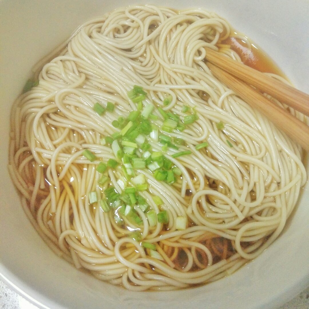 小葱麻油酱油面