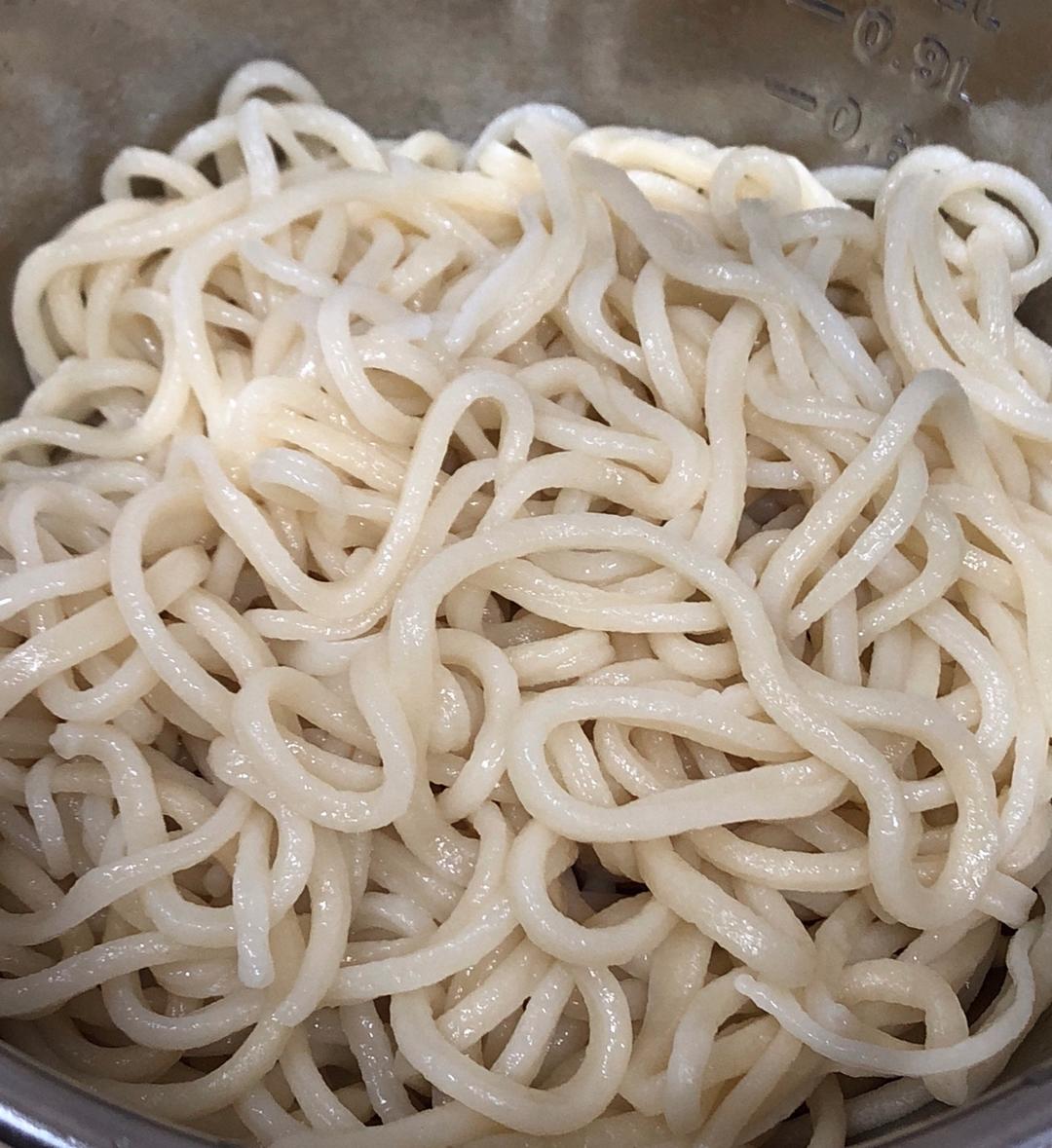 家庭版兰州牛肉面—拉条子