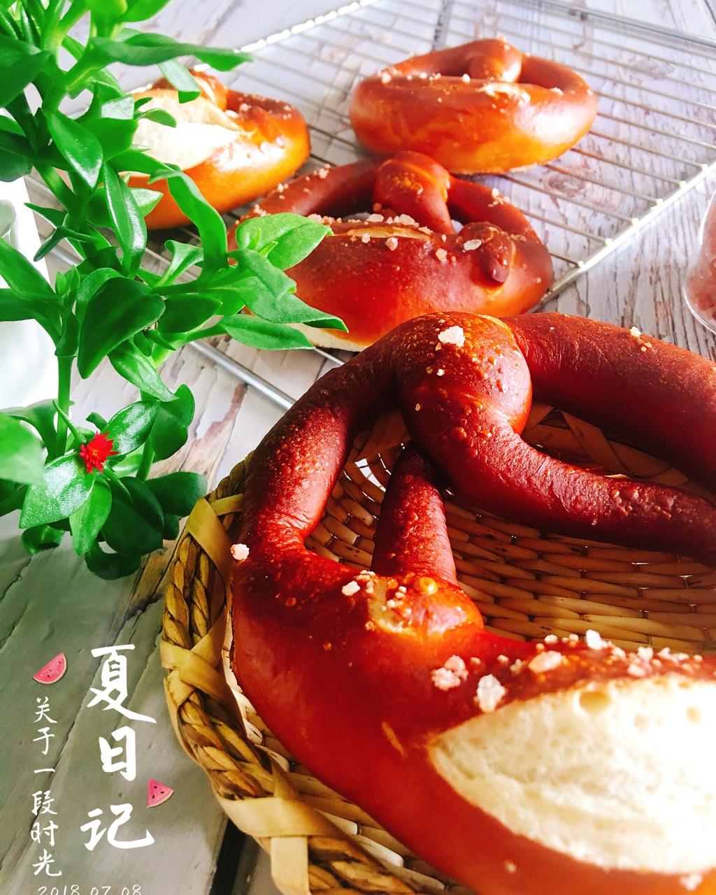 德国碱水面包/普雷节/中国结/绣球/红豆碱水棒/五股辫/六股辫/碱水球