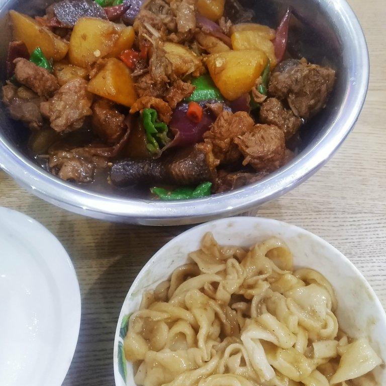 正宗新疆大盘鸡+裤带面