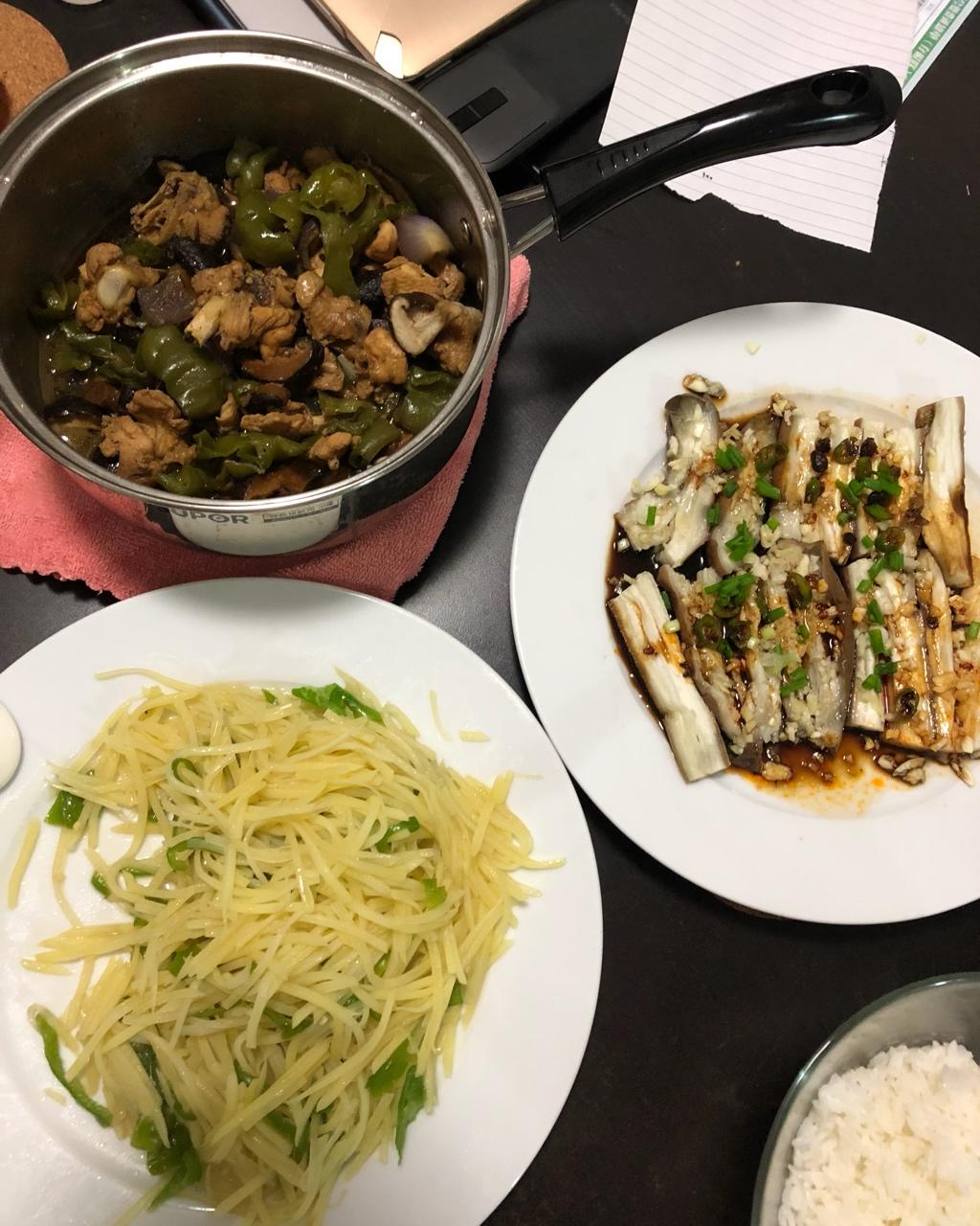 【黄焖鸡米饭】