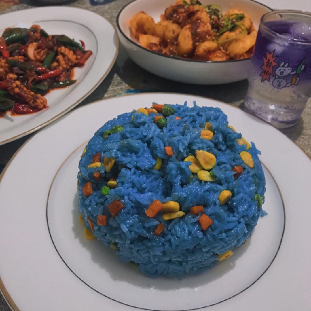 蝶豆花炒饭