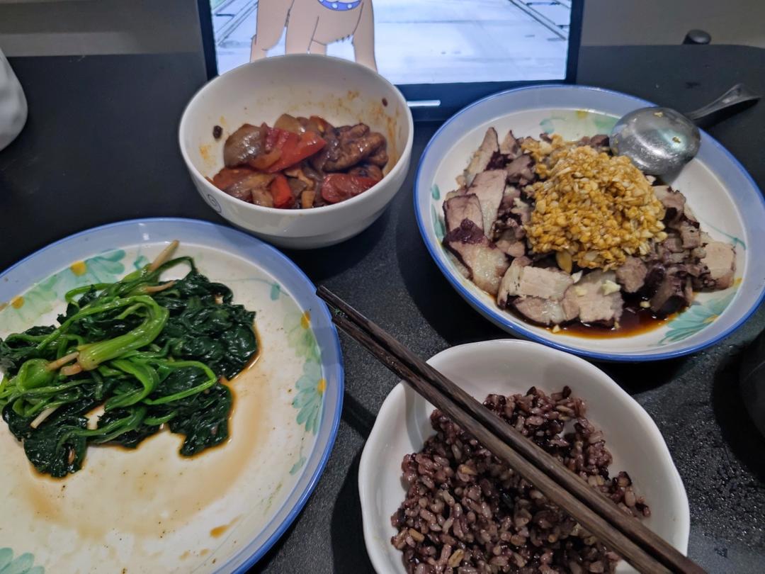 有时候，真的忍不住，搞一盘蒜泥白肉