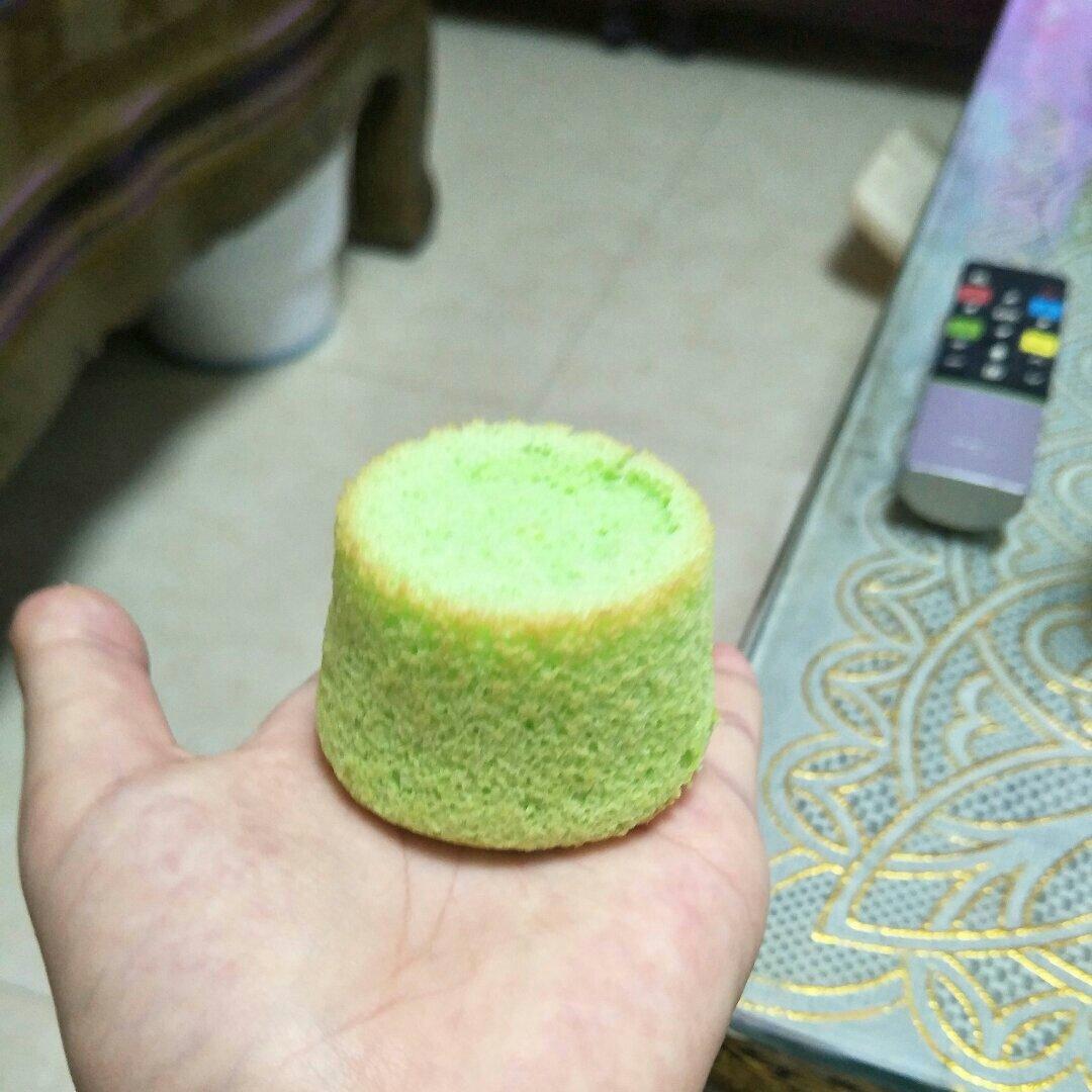 软绵绵戚风纸杯蛋糕