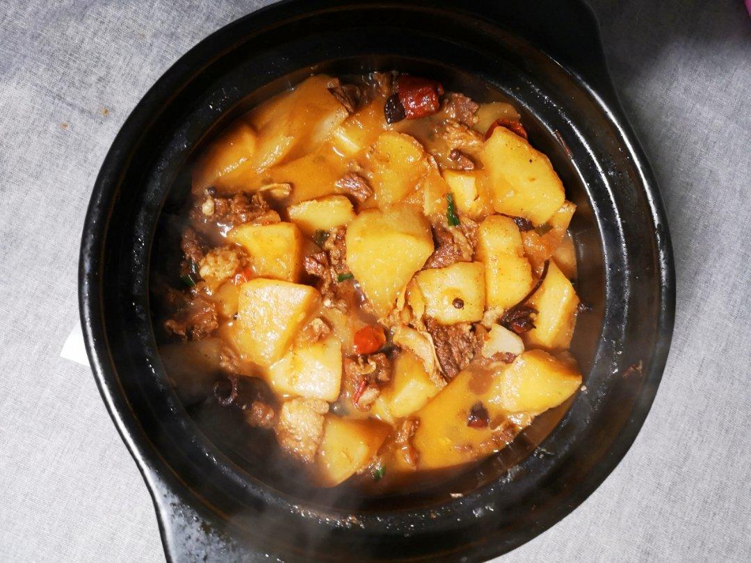 胡萝卜土豆烧牛腩