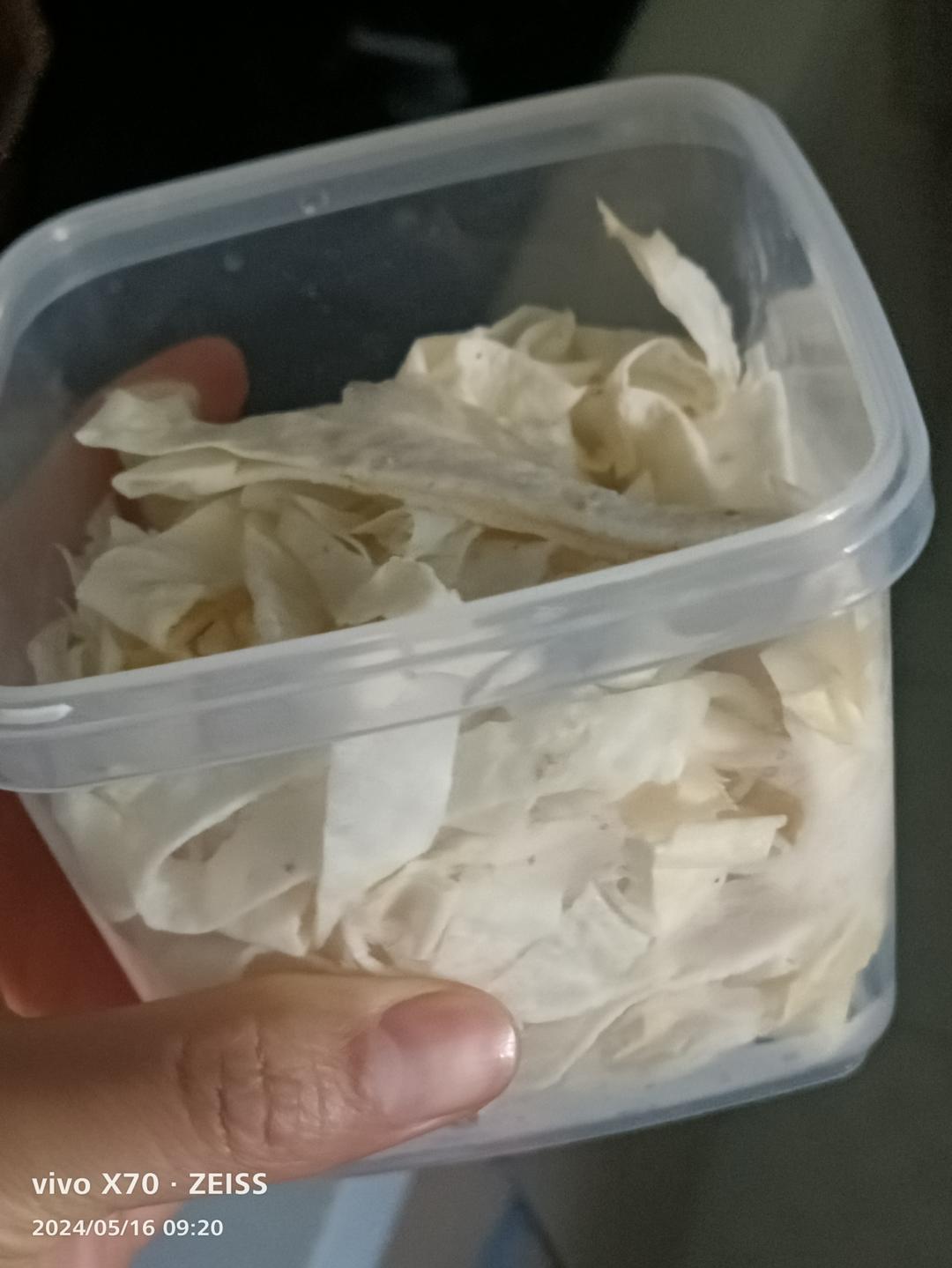 咸鸭蛋的蛋白不要扔了，这样做好吃又不浪费