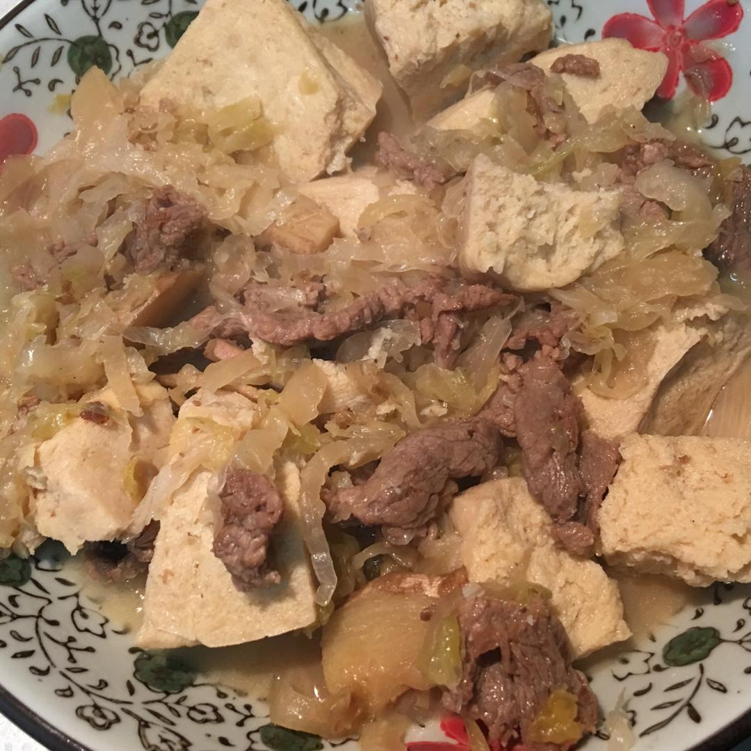 酸菜炖冻豆腐