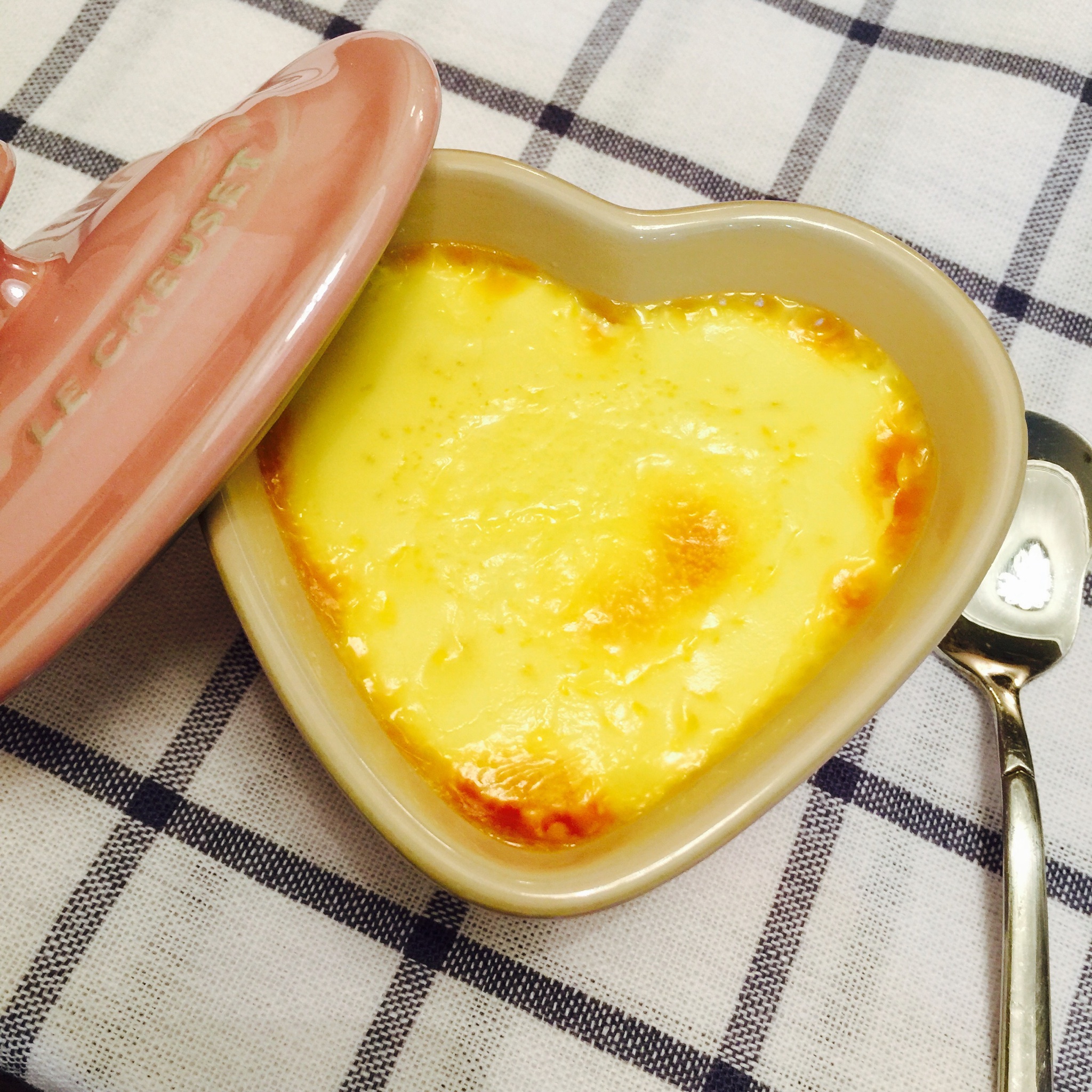 Crèmebrulée。法式烤布雷。焦糖布丁。