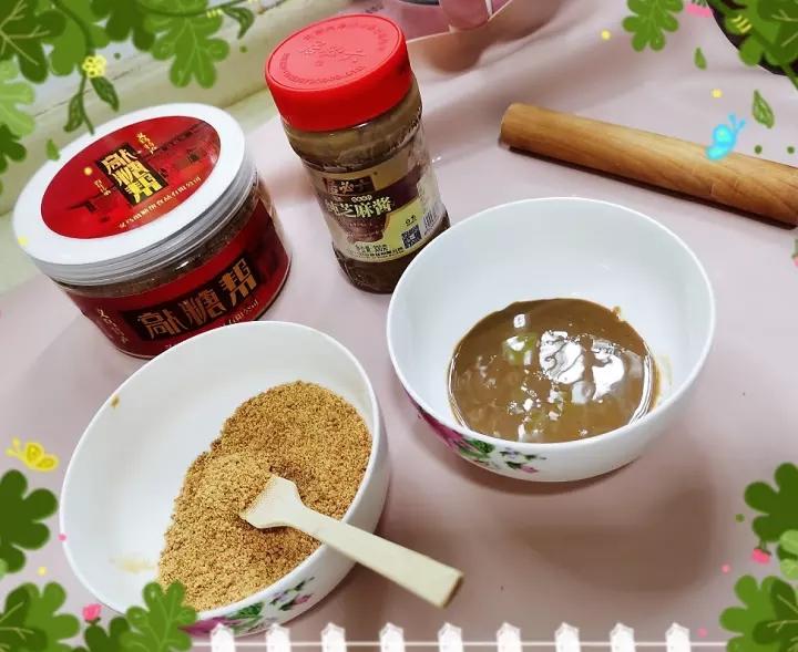 厨小白儿做的椒盐葱香花卷古早味芝麻酱红糖花卷