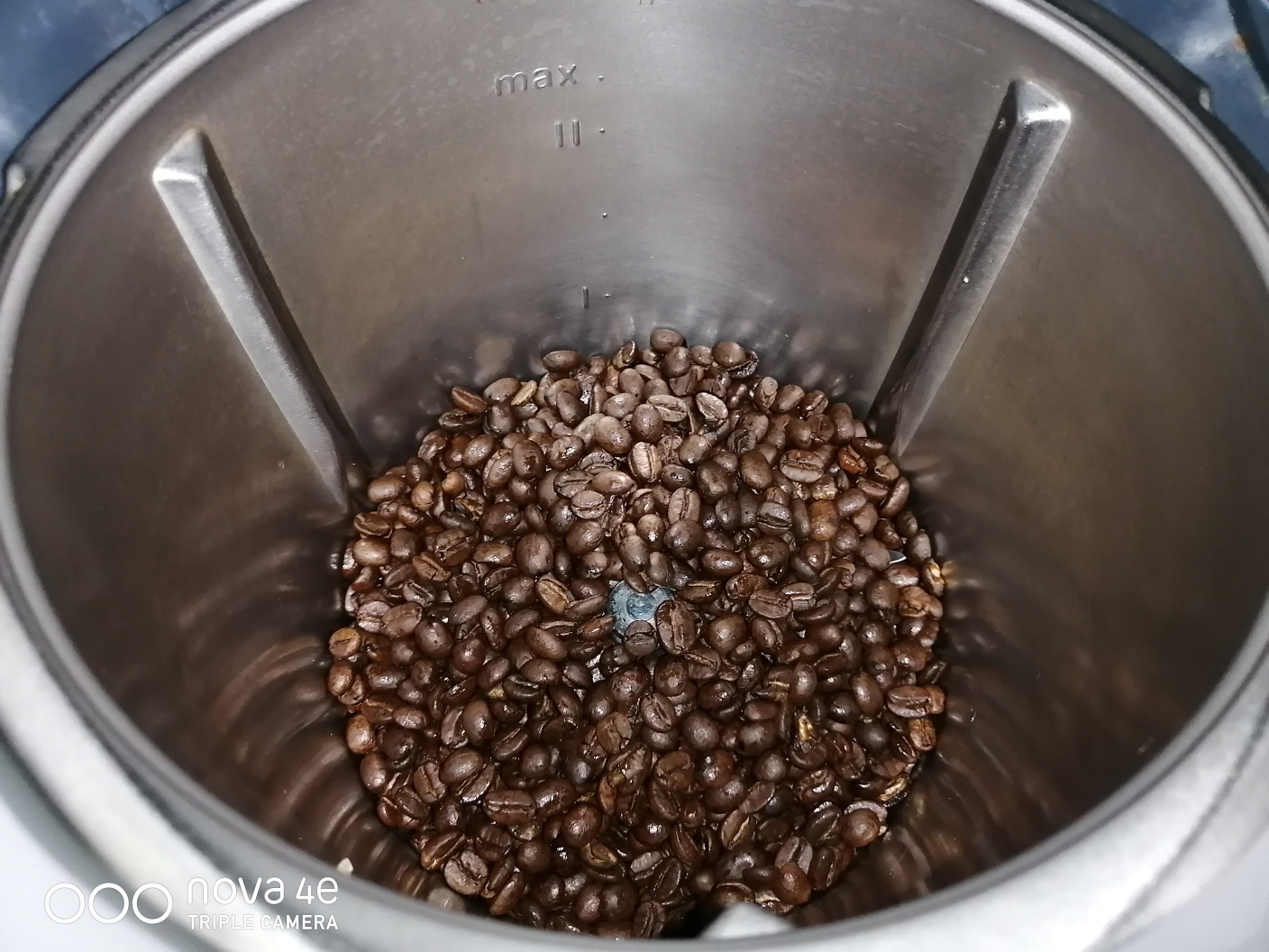 打磨咖啡豆的做法 步骤1