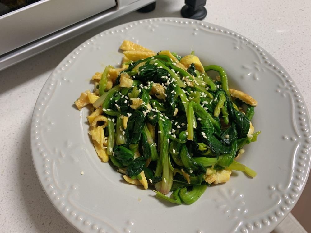 堂妈小厨——鸡蛋皮拌菠菜