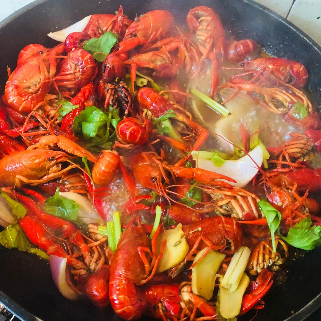 香辣小龙虾-超详细处理干净步骤！