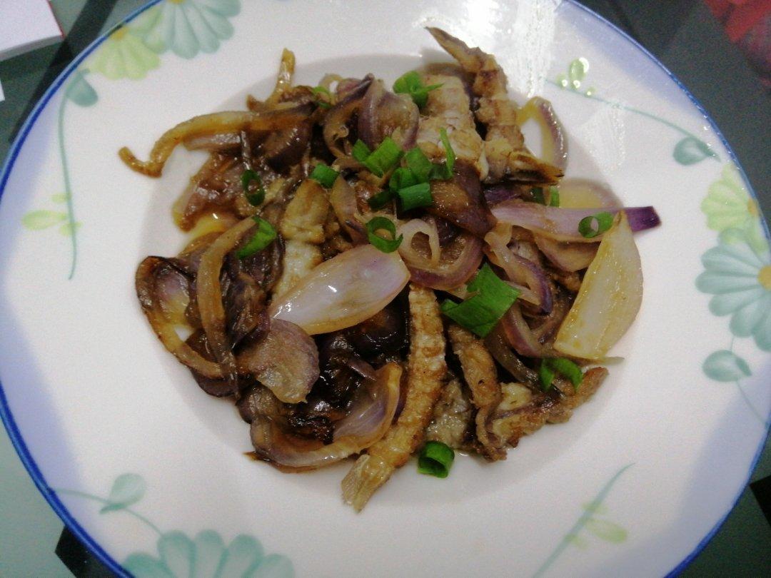 虾姑干炒洋葱——妈妈的味道