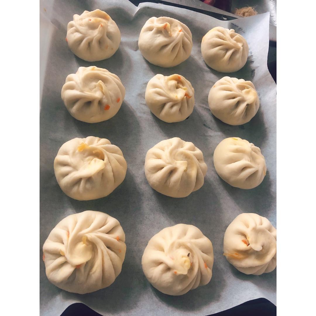 鲜美多汁的洋葱牛肉包子