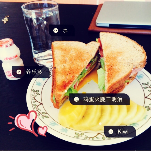 鸡蛋火腿三明治