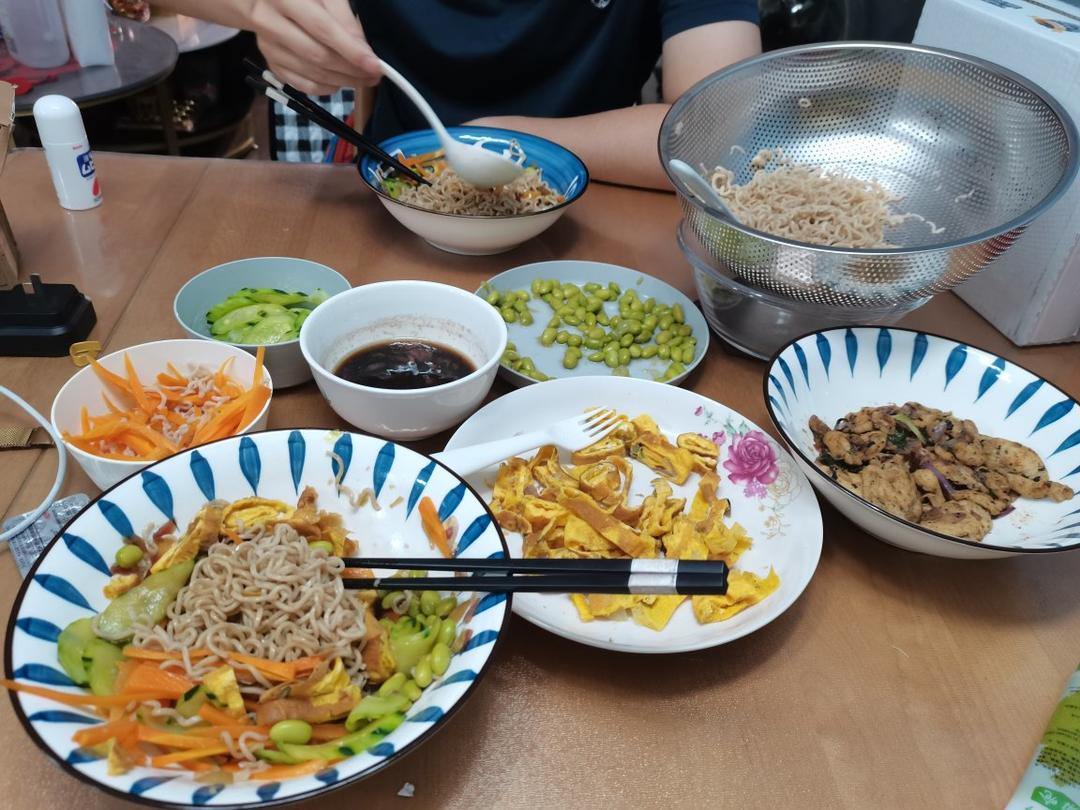 减脂餐-鸡丝荞麦面