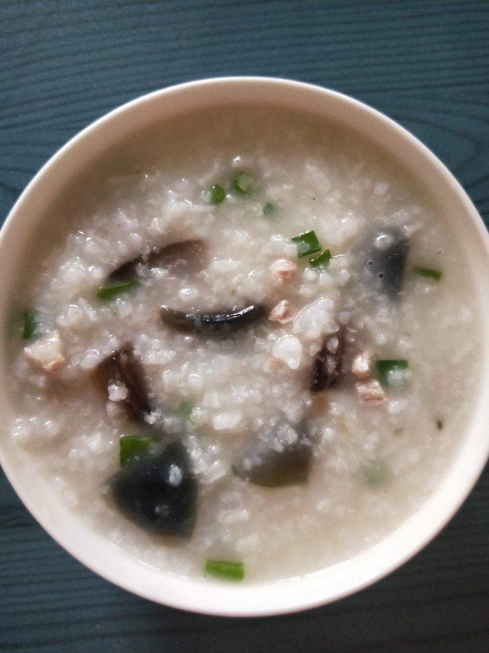 简易快手版皮蛋瘦肉粥