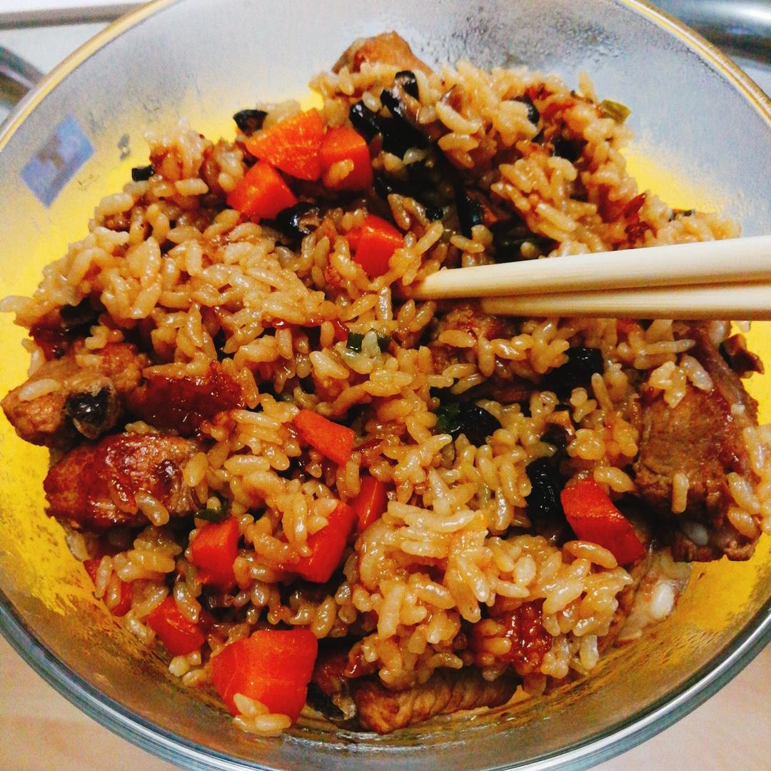 喷香排骨焖饭（爆好吃）
