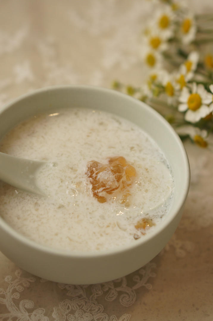 巨好喝的桃胶雪燕羹❗❗补水嫩肤，美容养颜，让你皮肤越变越紧致。