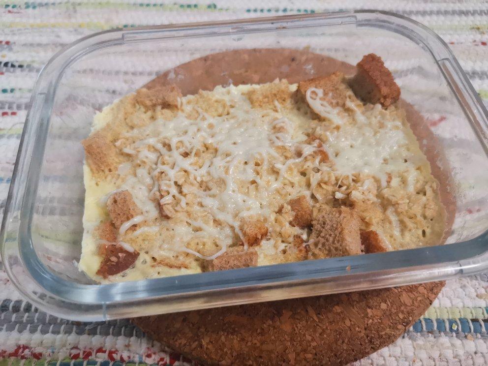 奶酪燕麦鸡蛋吐司布丁（微波炉版快手早餐）消灭吐司