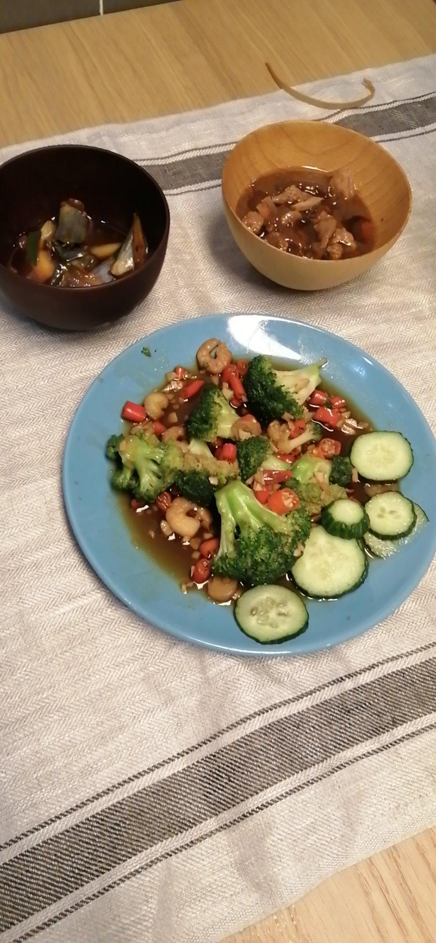 低脂低卡减脂餐～黑椒虾仁西兰花