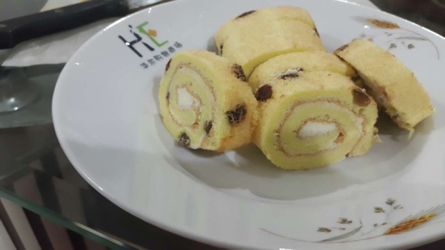 葡萄干蛋糕卷