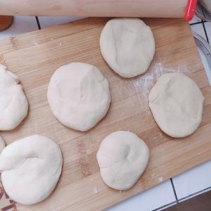 简单易做红豆卷饼的做法 步骤2
