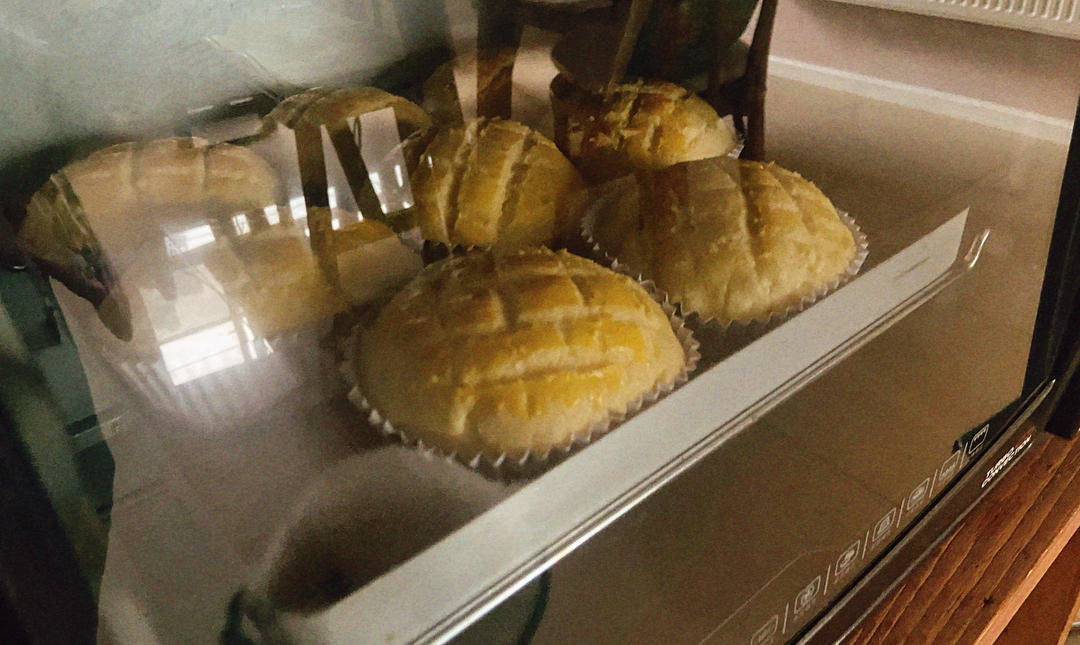 好吃到炸裂的港式菠萝包（附带制作酥皮的小视频）