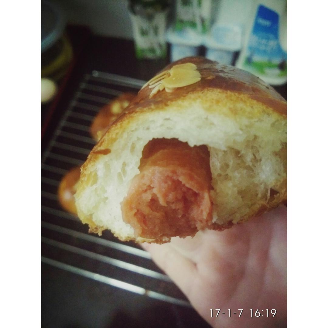 火腿肠面包